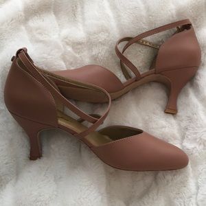 Capezio X-Strap 3” Flared Heel Shoe, Size 8 1/2